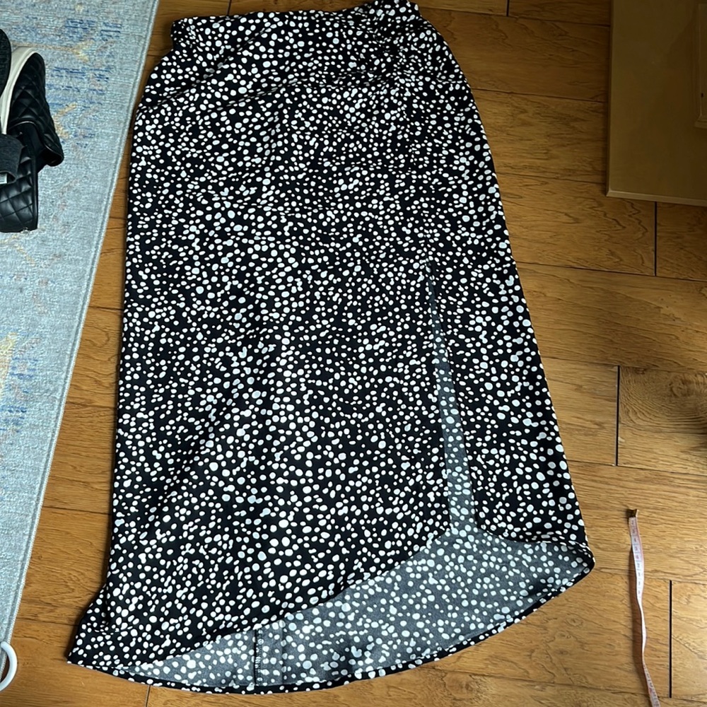 Black and white midi skirt